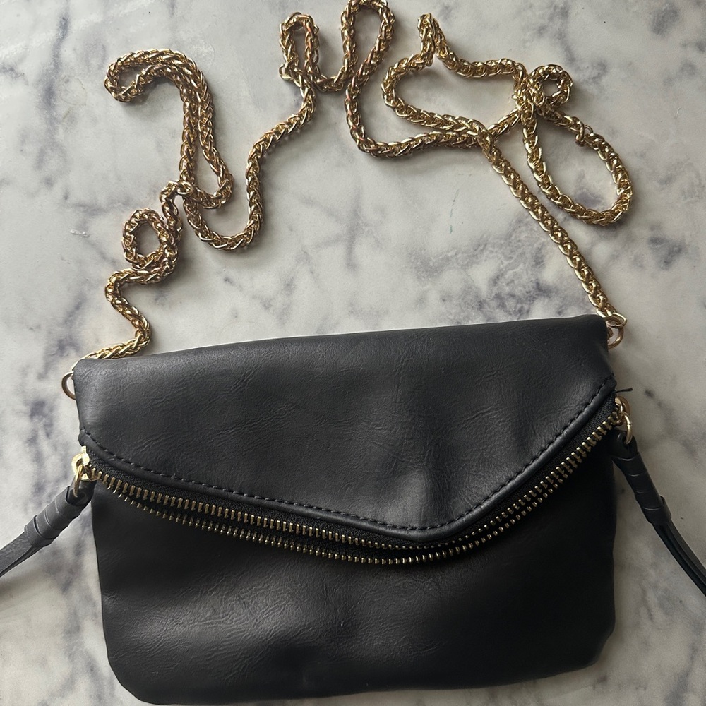 Street Level Black Crossbody with Gold Chain
